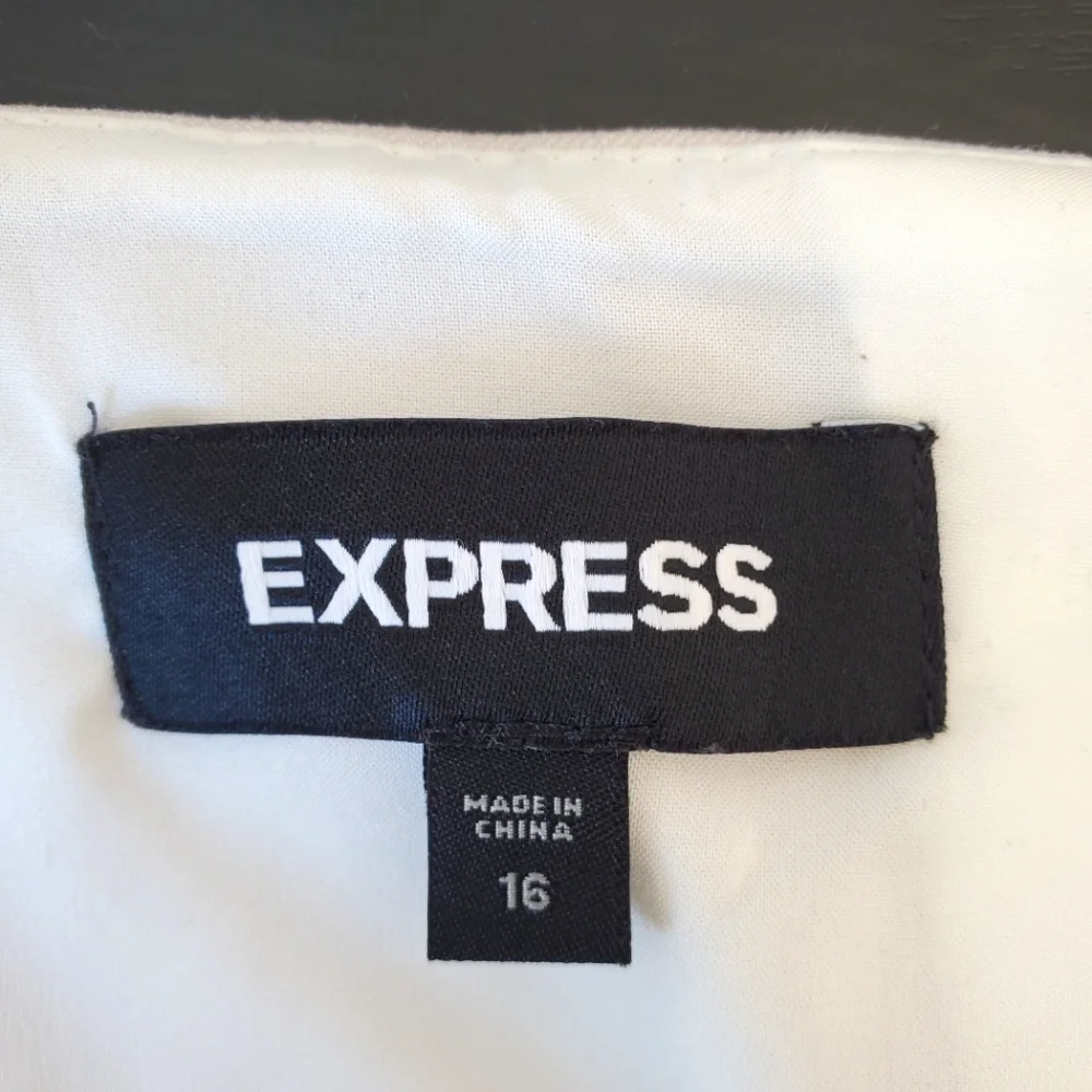 Express Women's Skirt, Cream (Size 16) - Picture 4 of 7